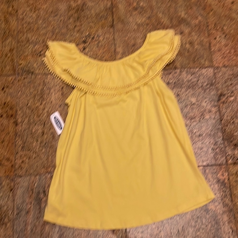 NWT Yellow Old Navy Top On / Off the shoulder